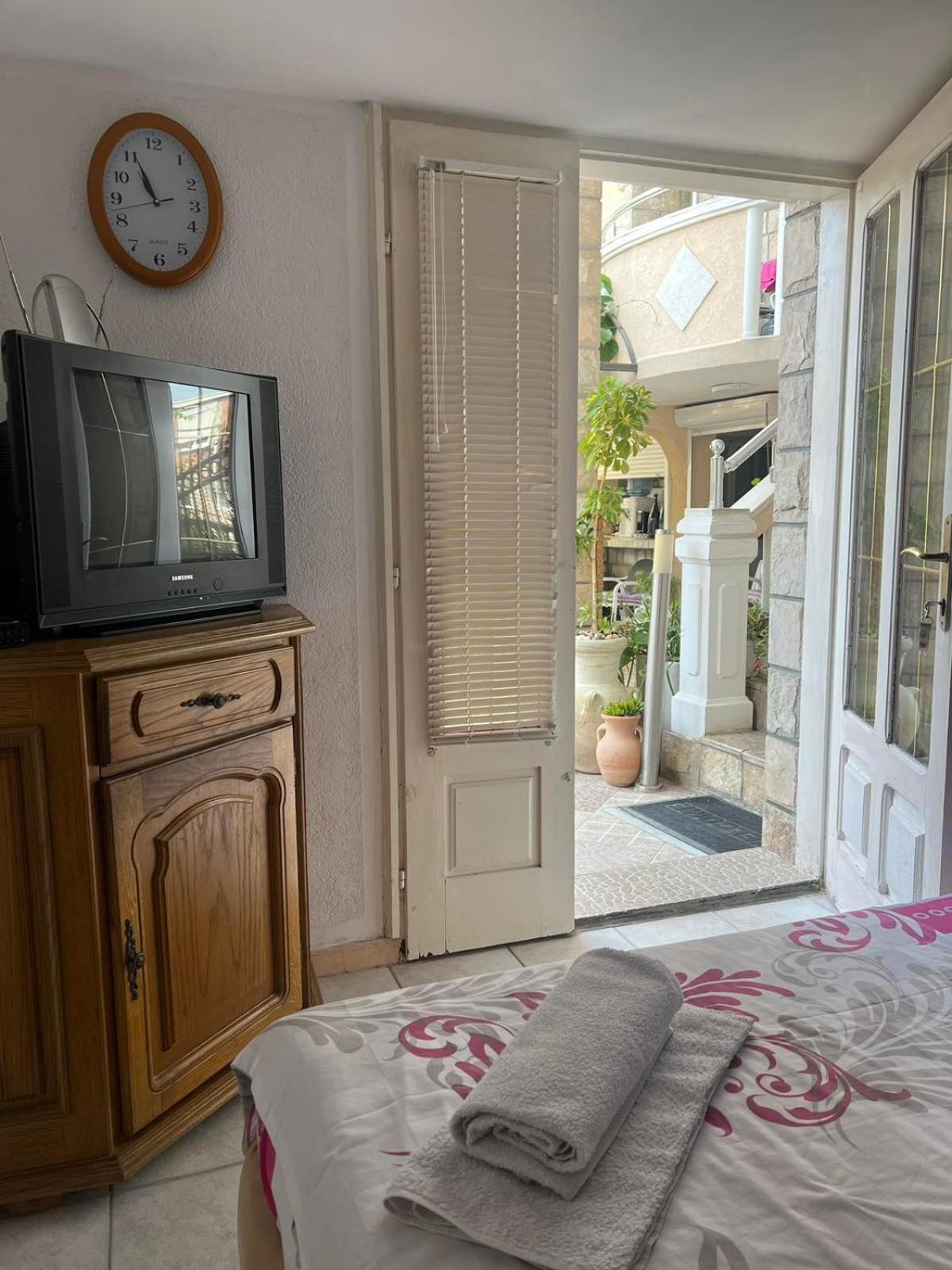 Apartments Moracanin Сутоморе Екстер'єр фото