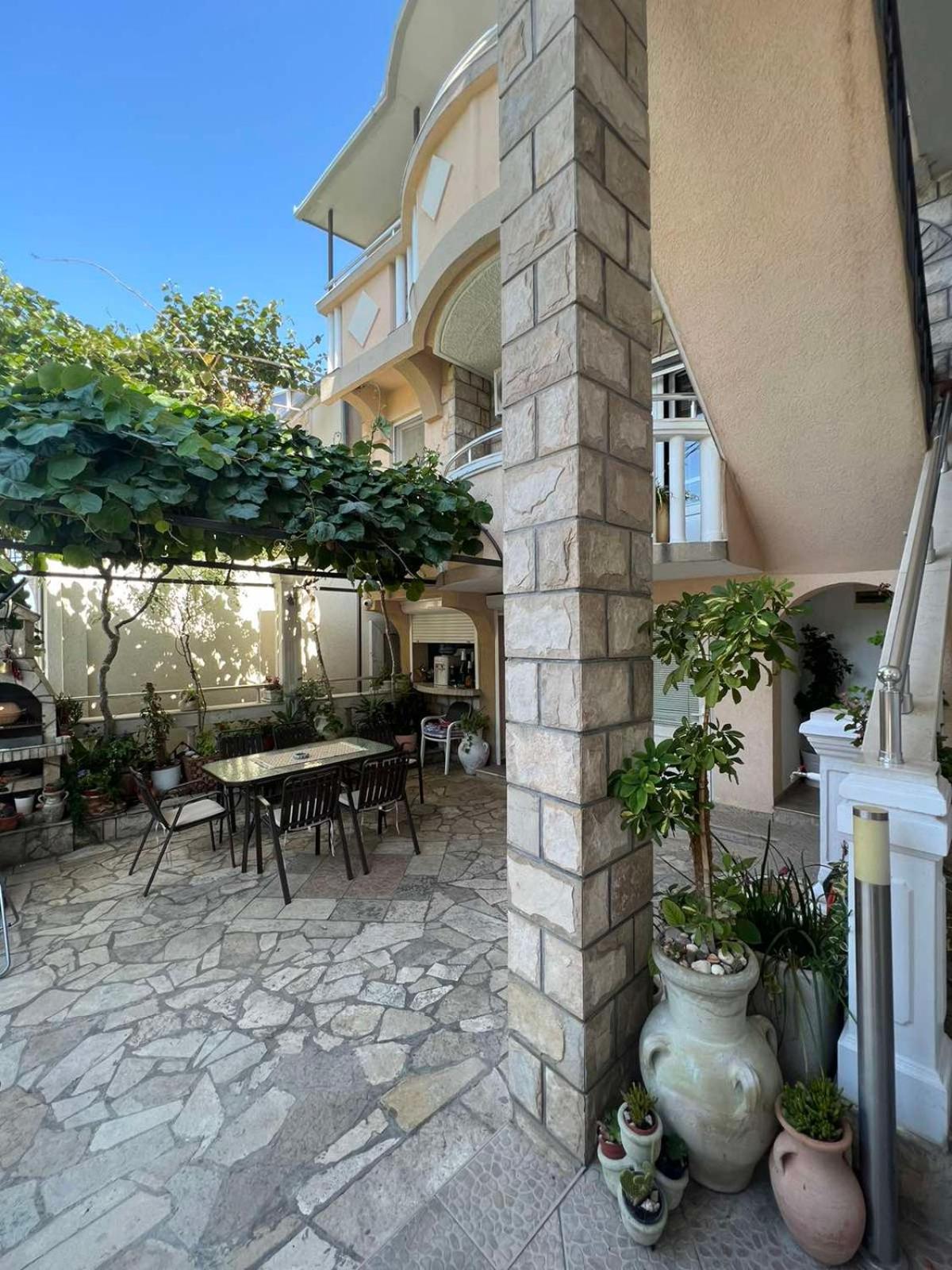 Apartments Moracanin Сутоморе Екстер'єр фото