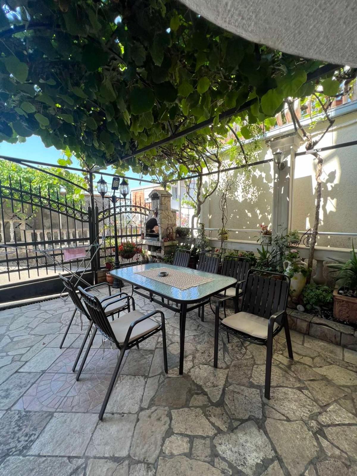 Apartments Moracanin Сутоморе Екстер'єр фото