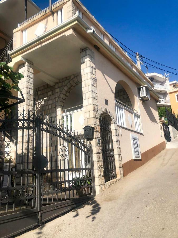 Apartments Moracanin Сутоморе Екстер'єр фото
