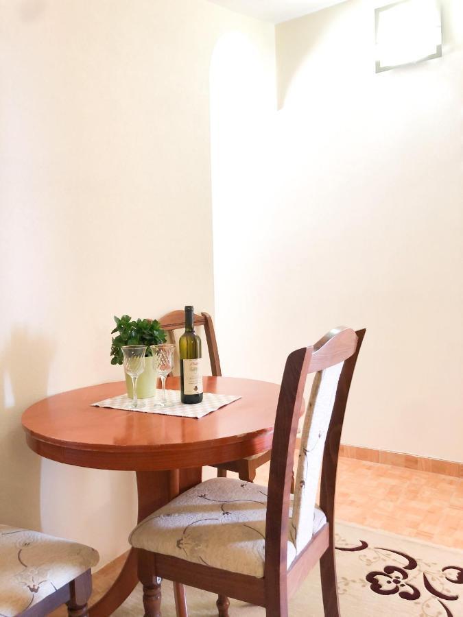 Apartments Moracanin Сутоморе Екстер'єр фото